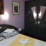 Iris Na Uzvisini S Terasom *